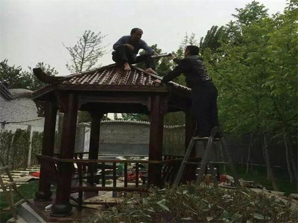 陕西古典碳化木凉亭